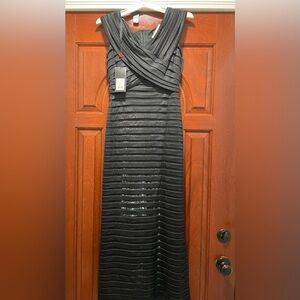 Beautiful dress!never worn, black dress,petite collection,tadashi